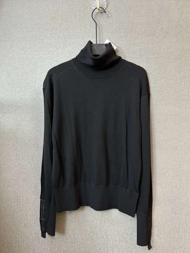 95新 BURBERRY/博柏利 黑色高领打底上衣