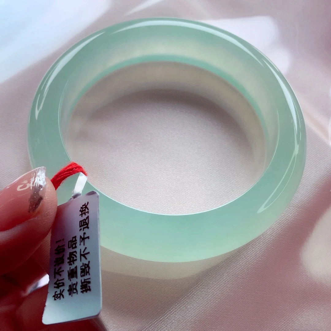 L***n未镶嵌手镯翡翠师妹52.7十几万品质冰绿