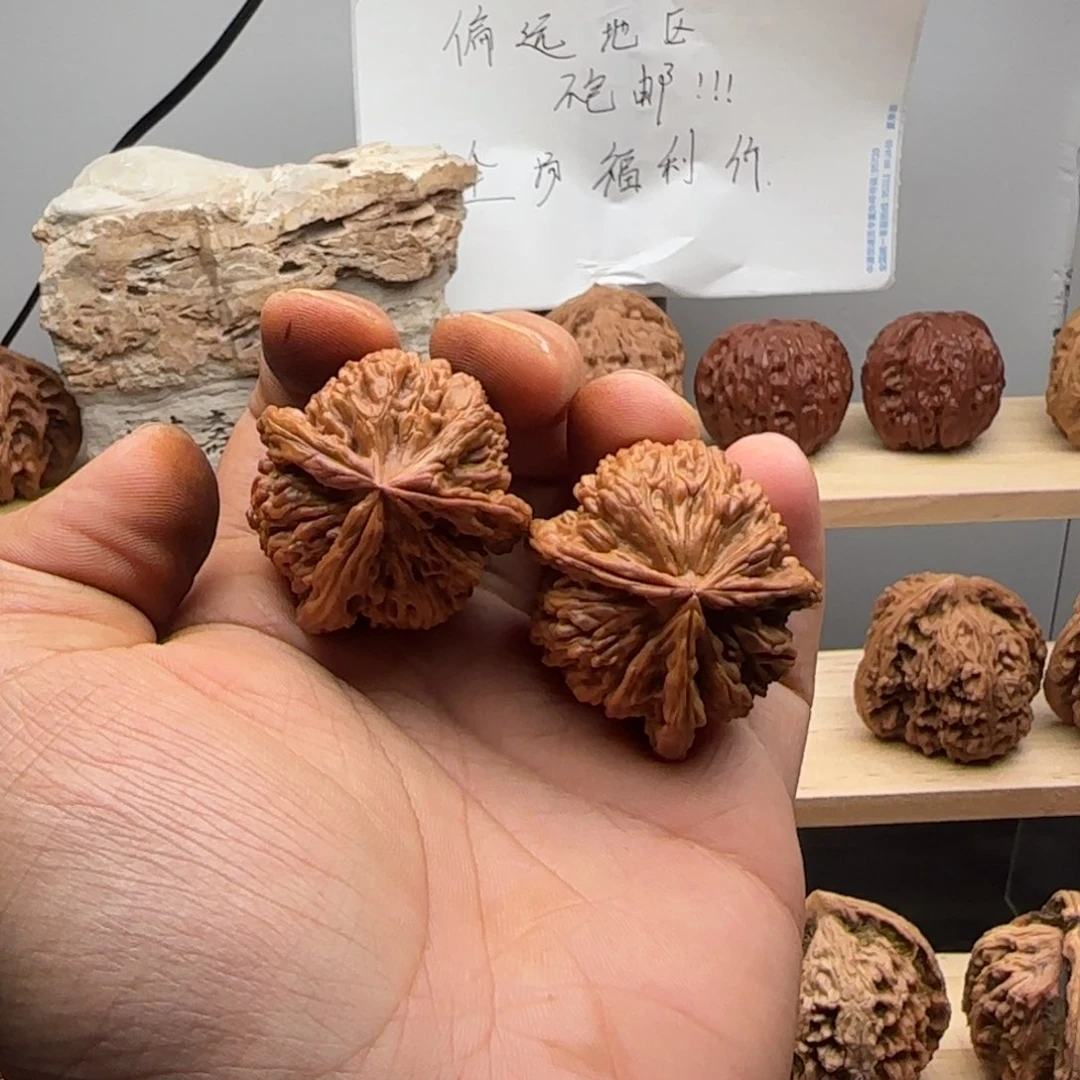 文玩核桃把件四座楼三棱