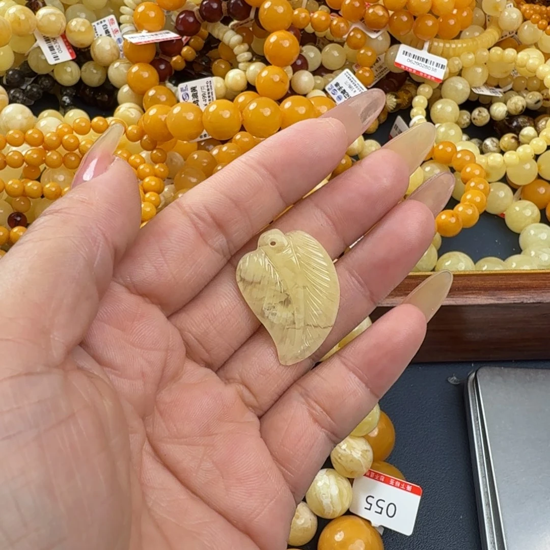 琥珀未镶嵌珠宝奇石