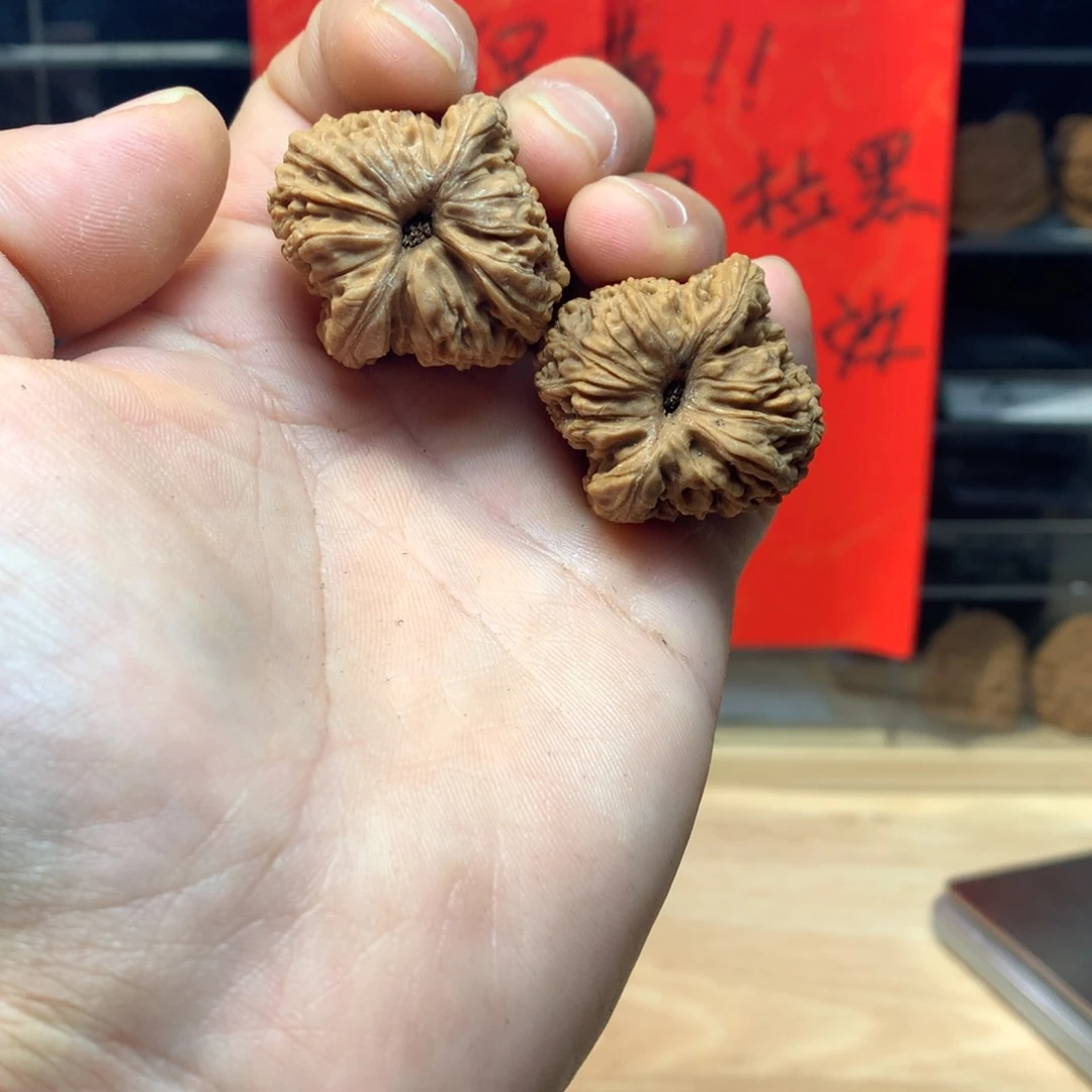 文玩核桃吊坠小****～南疆