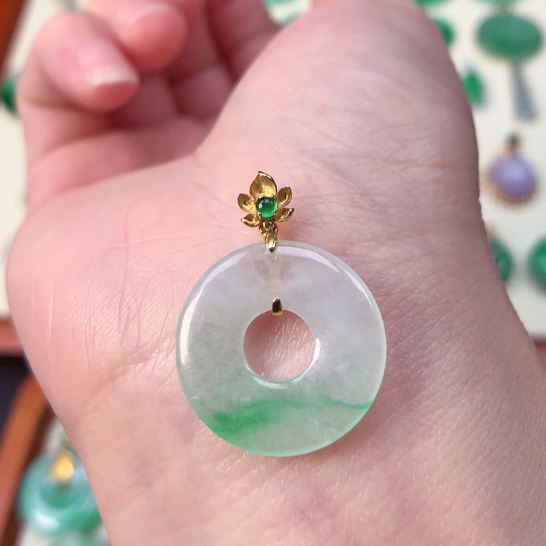 翡翠未镶嵌颈饰吊坠