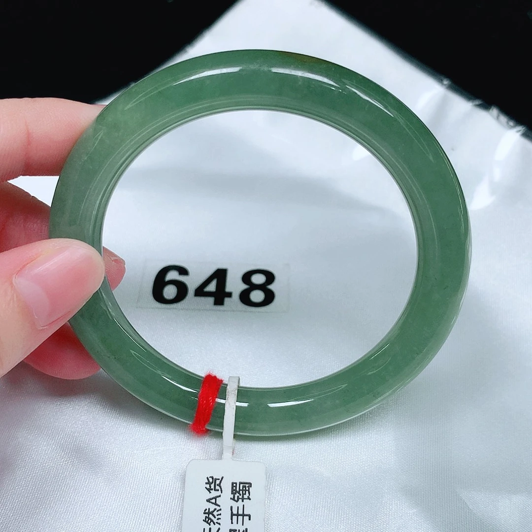 翡翠未镶嵌手镯（圆镯）