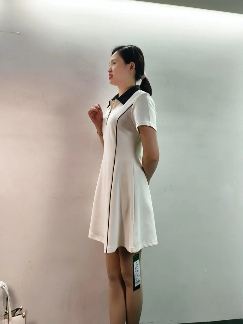 W139  连衣裙  该链接默认微瑕 无运费险 接受不了勿拍