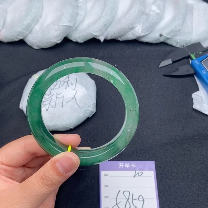 石英质玉（非洲翠）手镯未镶嵌20