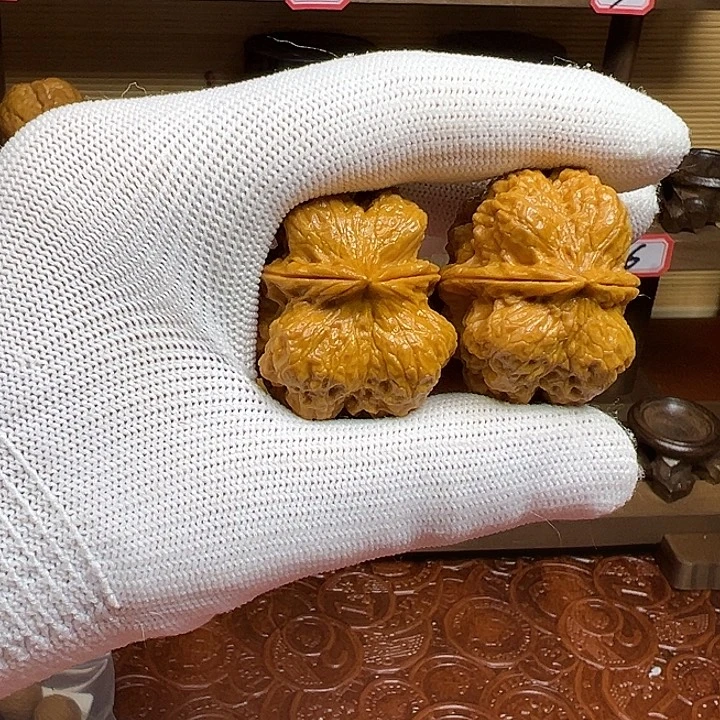 文玩核桃吊坠霸王龙脊