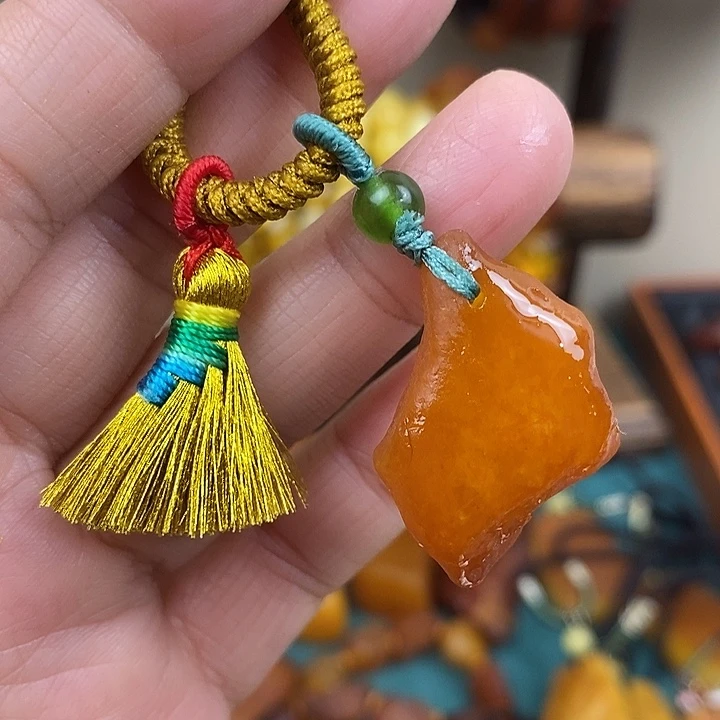 琥珀未镶嵌颈饰钥匙扣