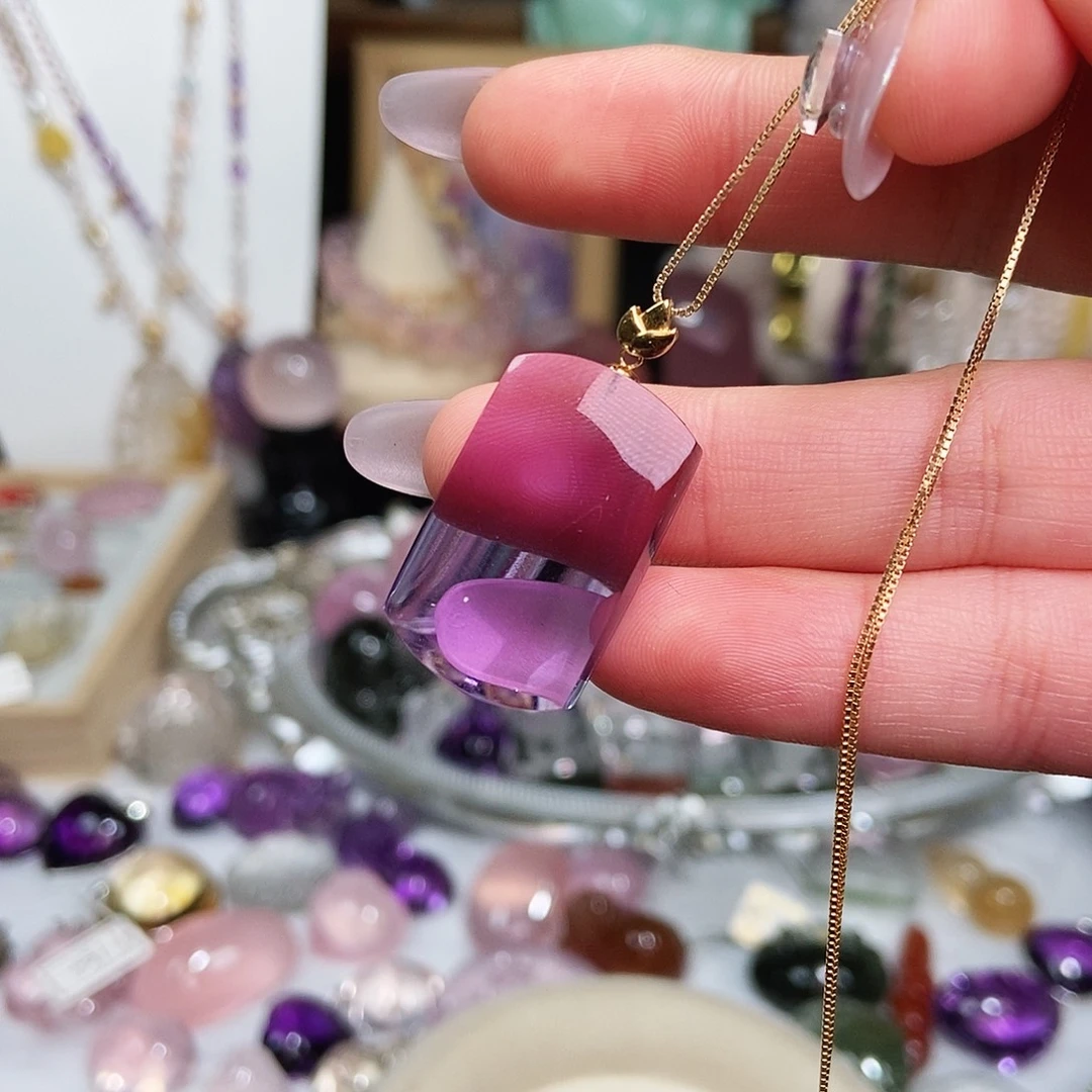 18K金镶嵌水晶吊坠(赠链)