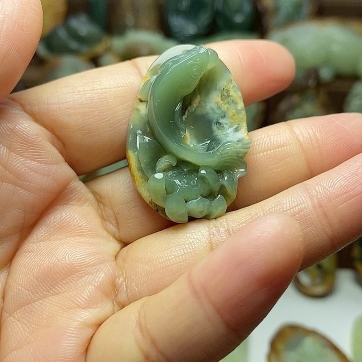 岫岩河磨玉（透闪石质玉）未镶嵌颈饰