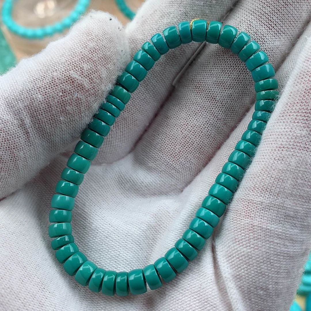 绿松石颈饰未镶嵌