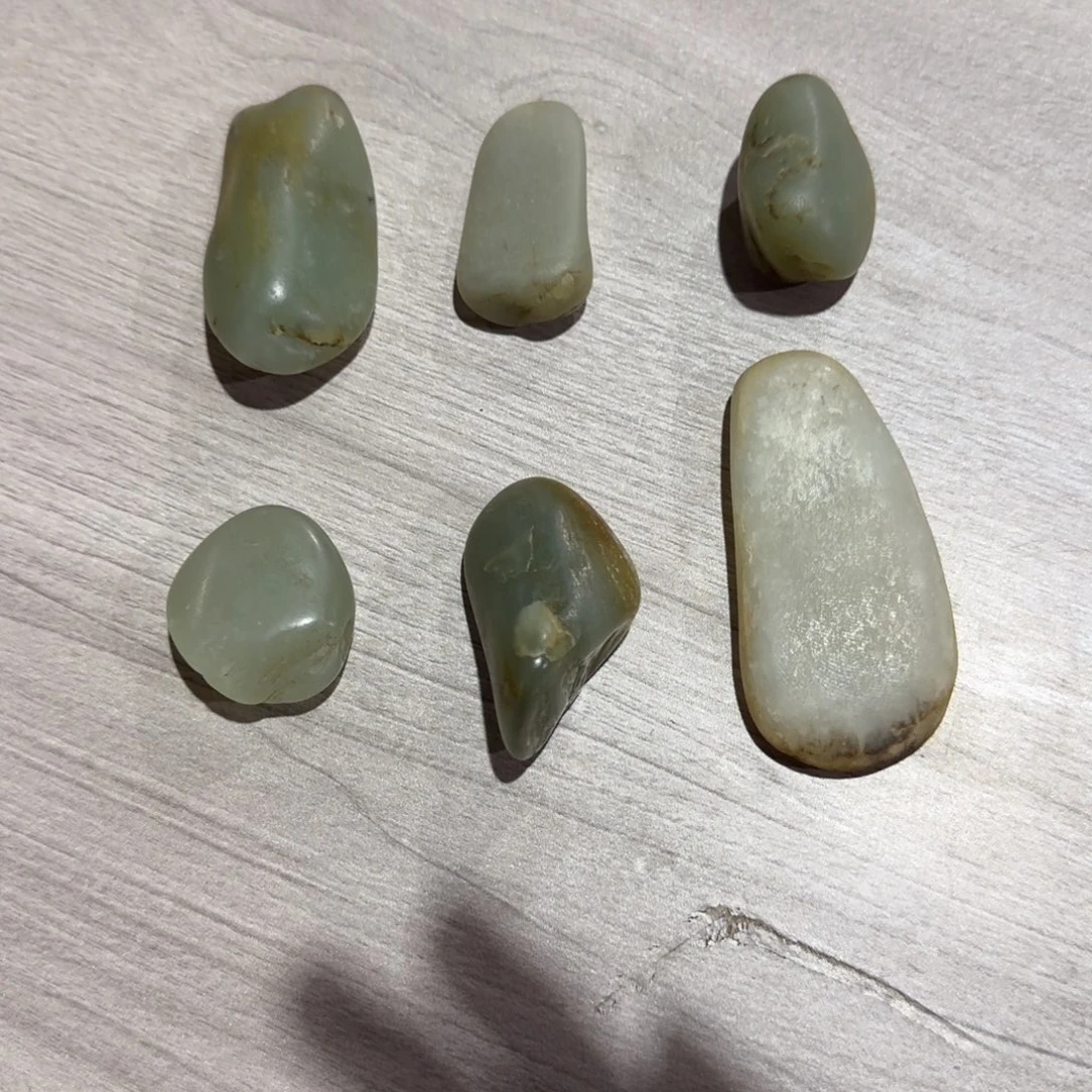 颈饰未镶嵌和田玉（糖玉）