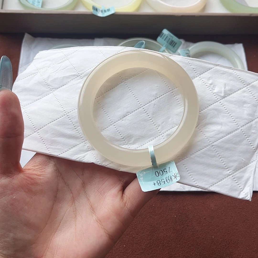 和田玉手镯未镶嵌F*