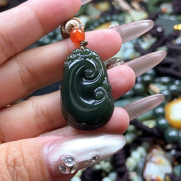 和田玉颈饰未镶嵌