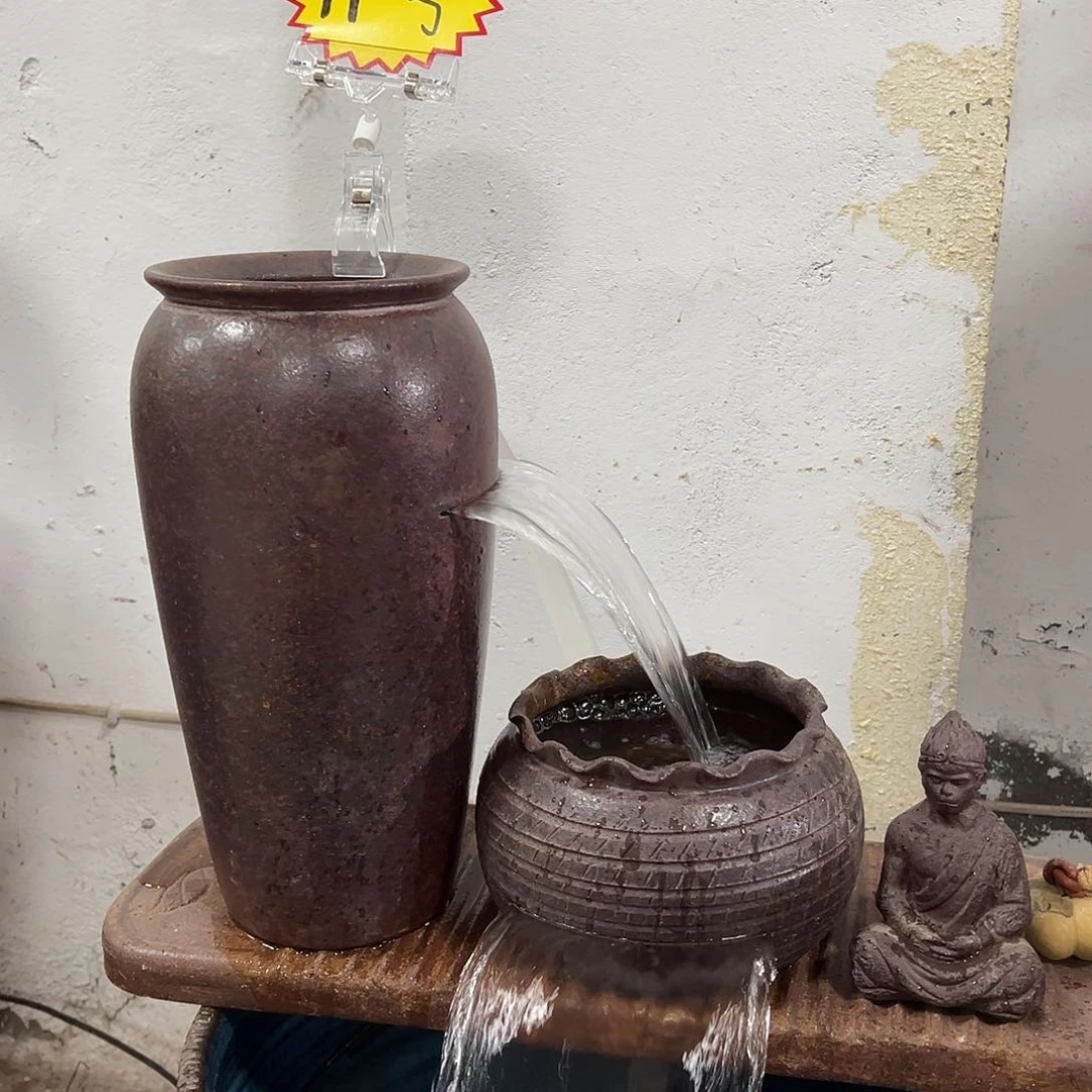 紫砂花盆我弟弟的东西吃