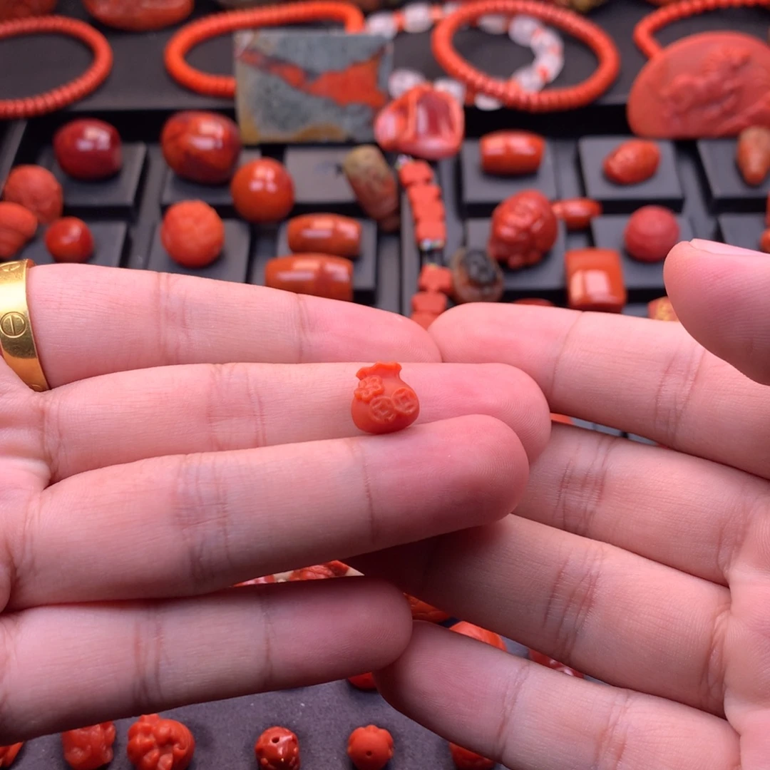 南红玛瑙未镶嵌精工雕刻小福袋10.5mm