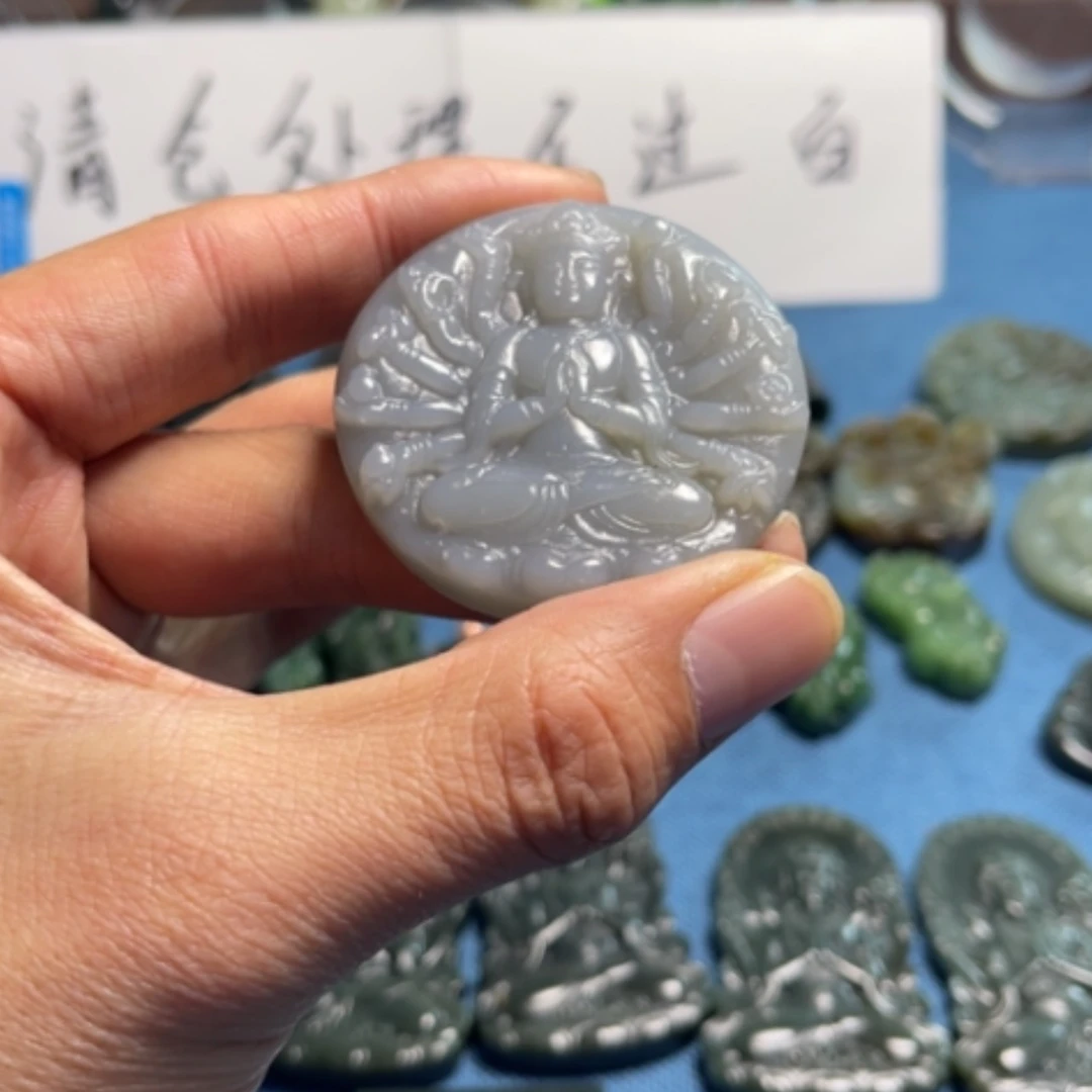 【闪购商品】和田玉千手观音未镶嵌有结构