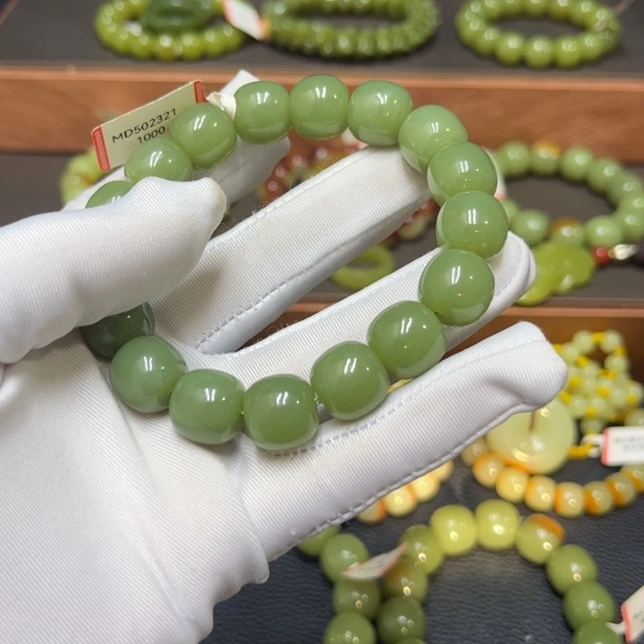 透闪石质玉未镶嵌手链