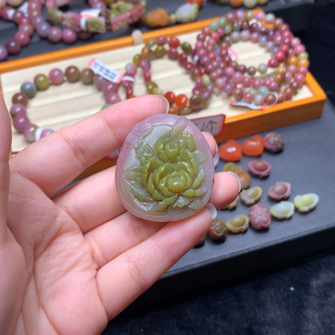 玛瑙/玉髓颈饰未镶嵌