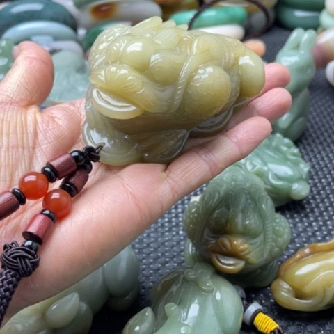 石英岩玉未镶嵌手镯