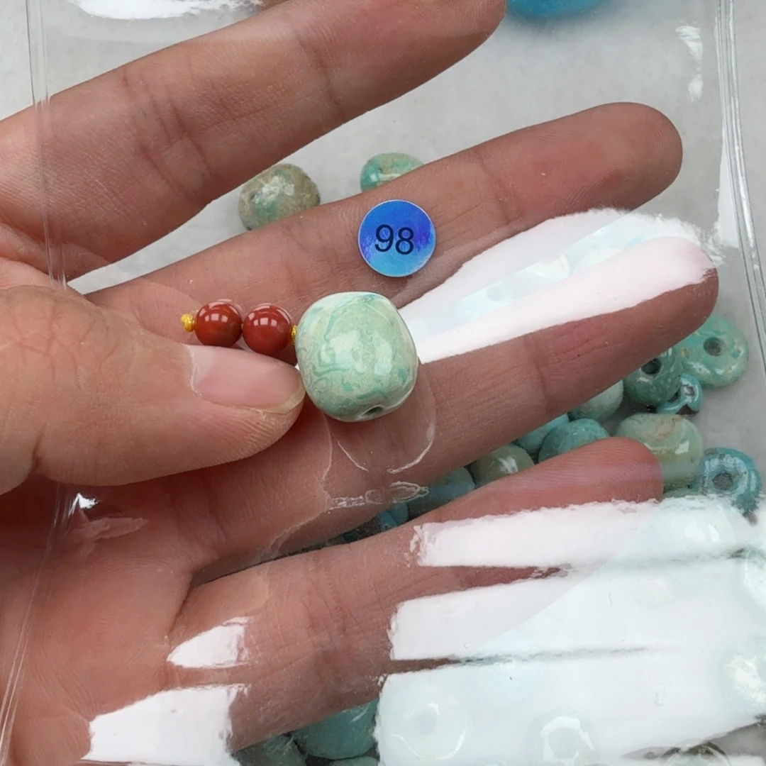 南红玛瑙未镶嵌珠宝奇石