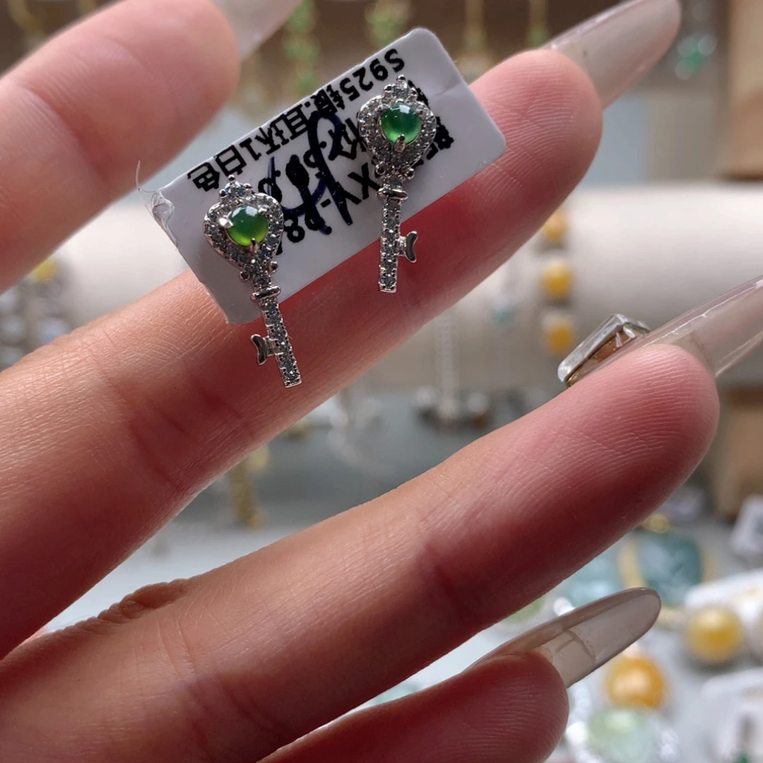 翡翠戒圈银S925镶嵌耳钉