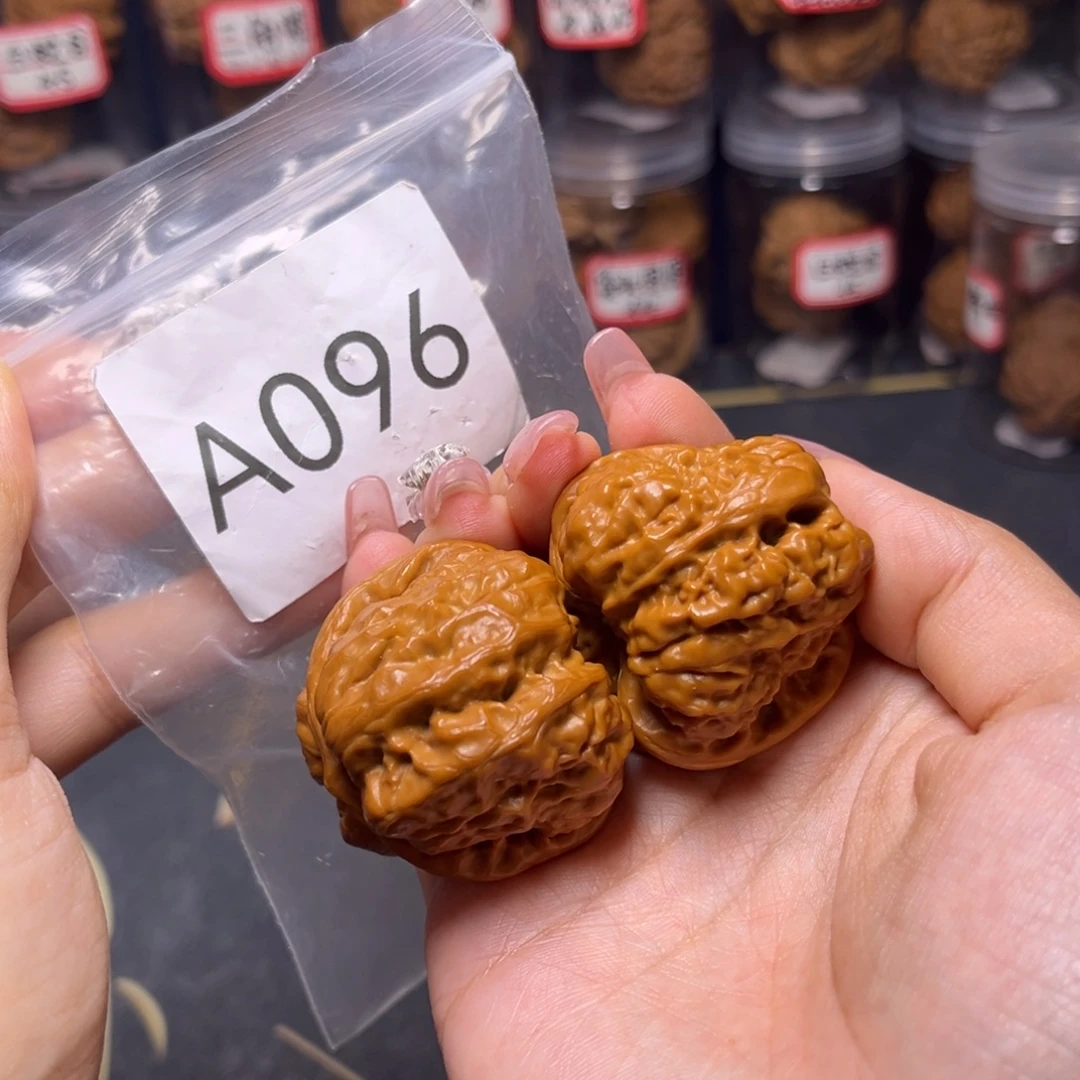 吊坠文玩核桃蛤蟆头肚子44.5边41