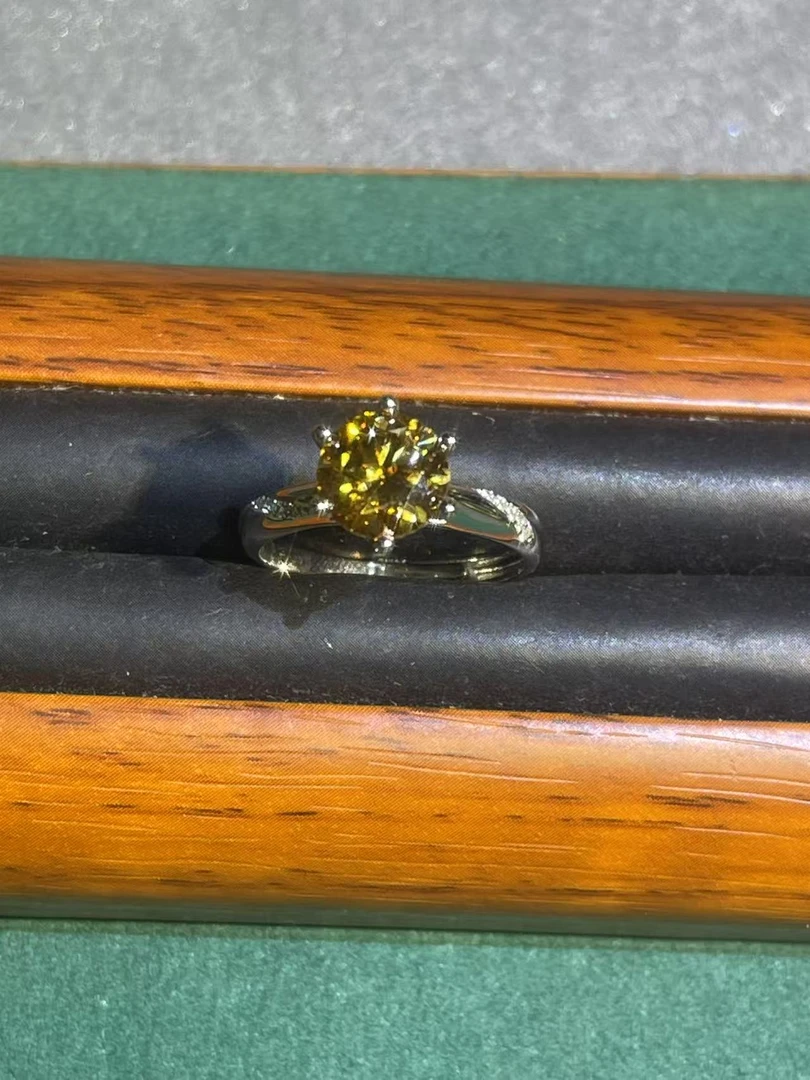 a4267白托黄六爪戒指多样发