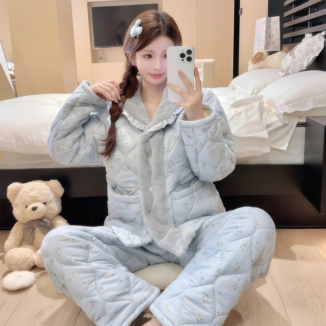 睡衣女款冬季三层加棉2025新款珊瑚绒加绒加厚碎花可外出家居服