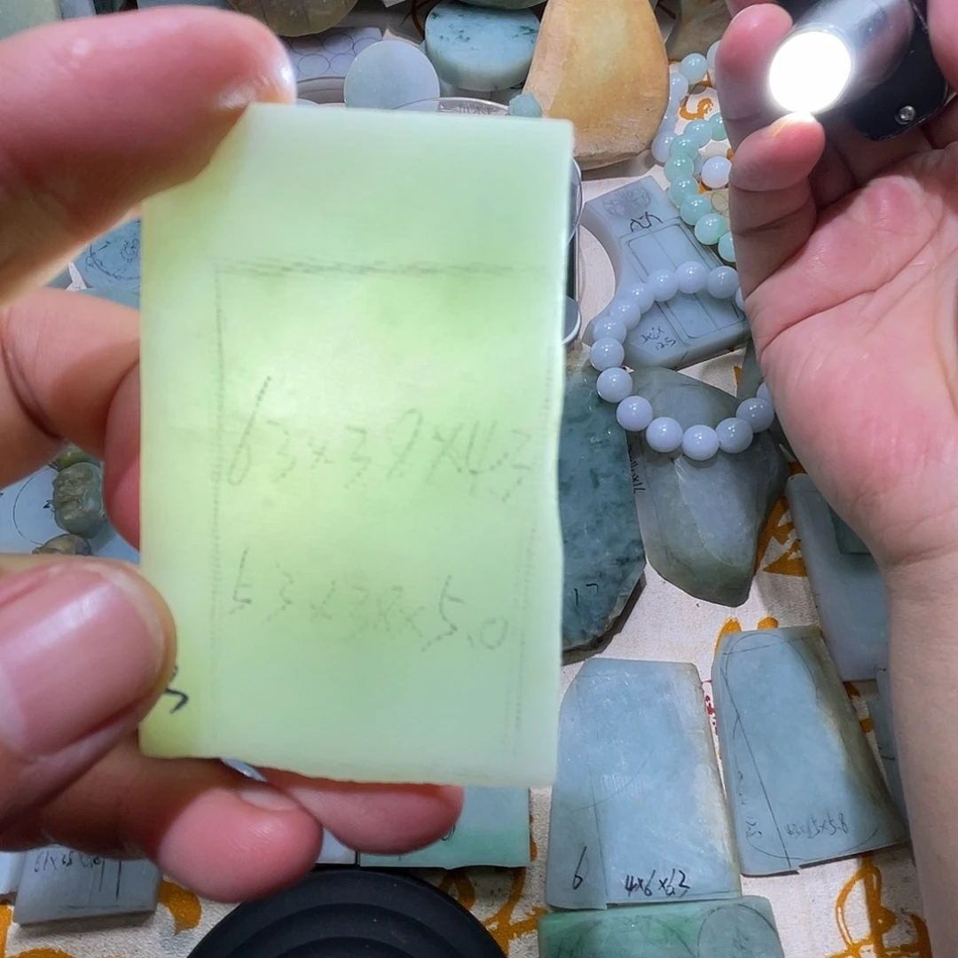 翡翠未镶嵌颈饰天然缅甸A货翡翠毛料