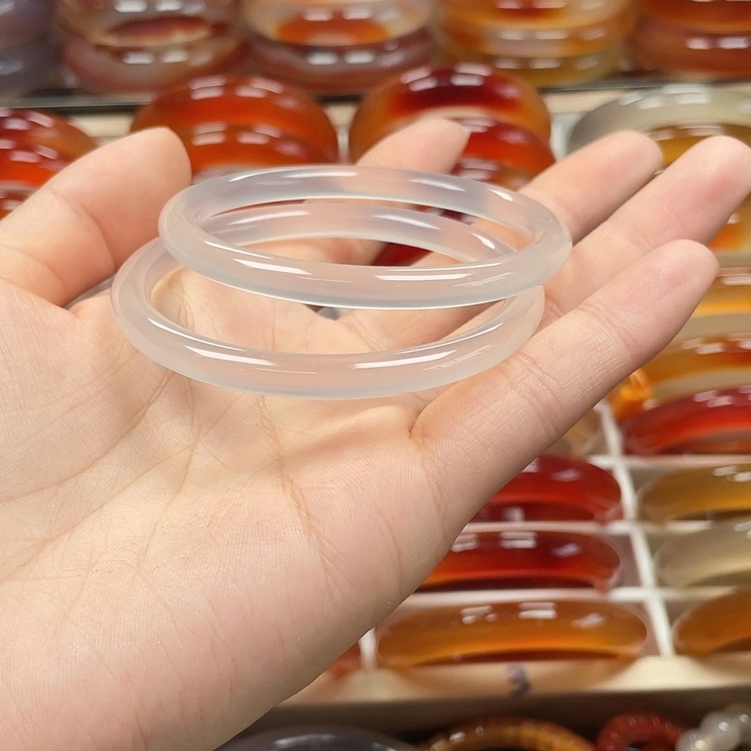 玛瑙/玉髓手镯未镶嵌王*佳