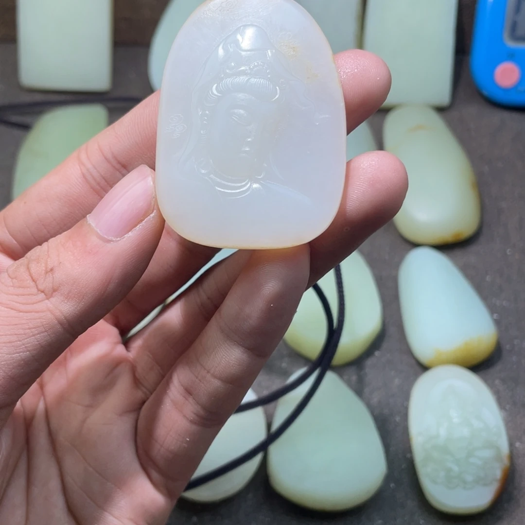 羽****定制和田玉未镶嵌和田玉