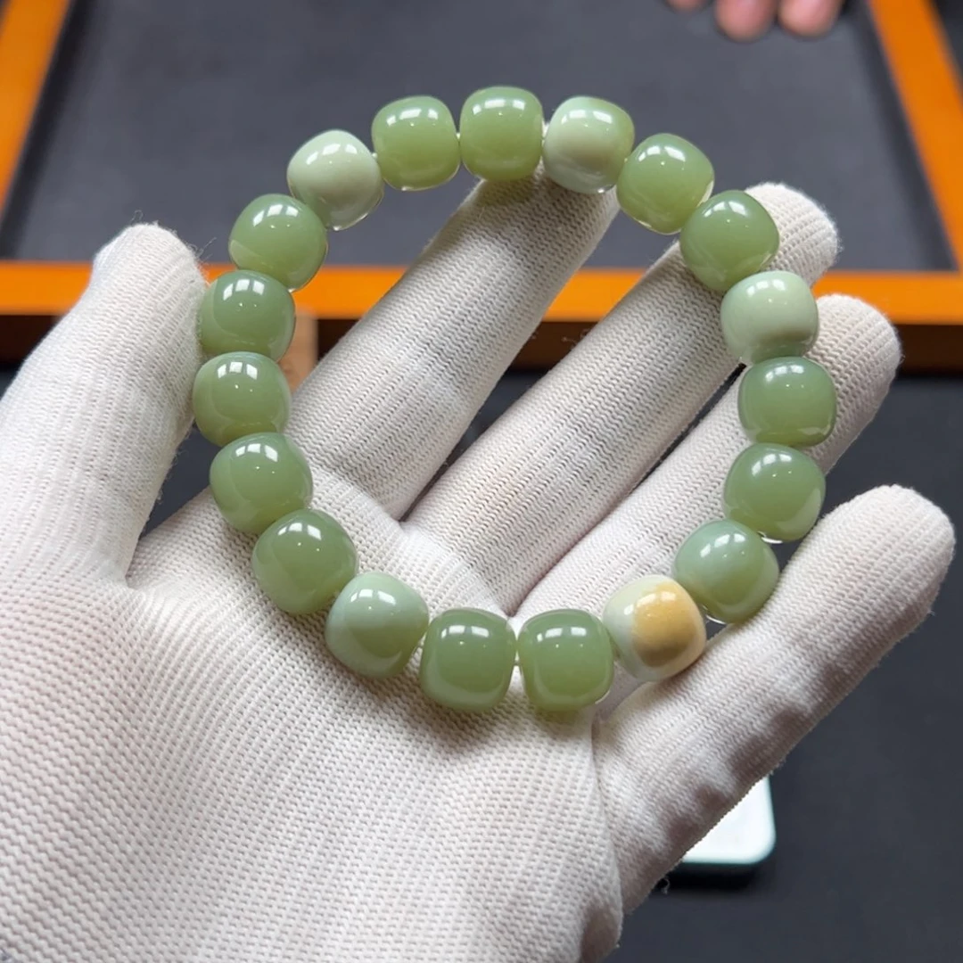 岫岩河磨玉（透闪石质玉）颈饰未镶嵌橙**脊