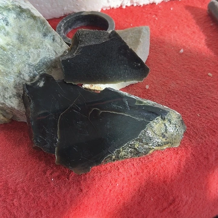 和田玉（糖玉）车挂未镶嵌