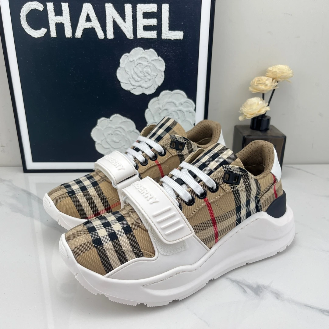 95新 BURBERRY/博柏利  Burberry博柏利格纹老爹鞋 36码/jm01722