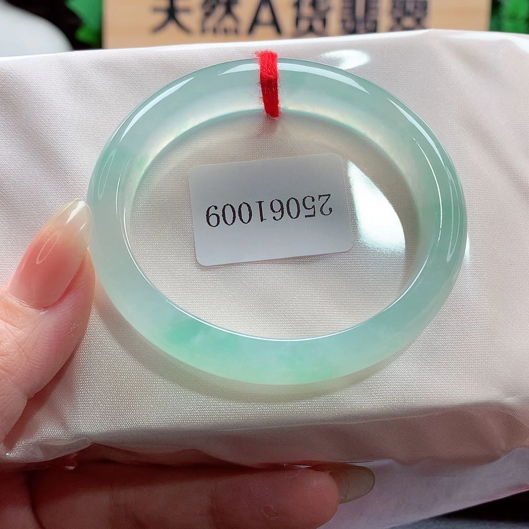 未镶嵌手镯（贵妃镯）翡翠87号，天然A货翡翠手镯