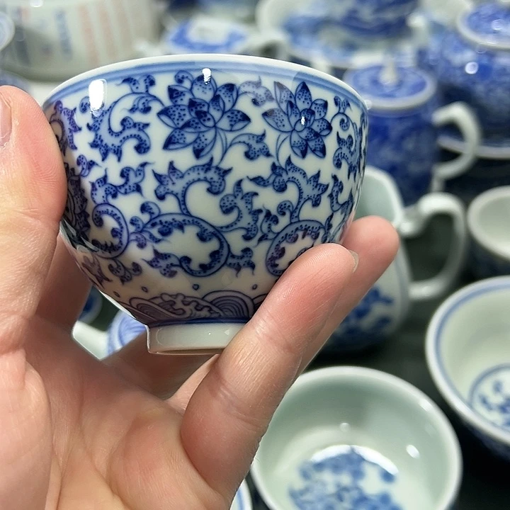 微瑕柴窑点工缠枝花卉薄胎鸡心杯