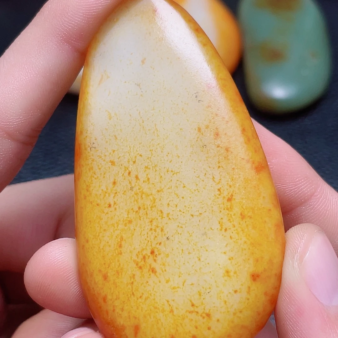 和田玉未镶嵌珠宝奇石