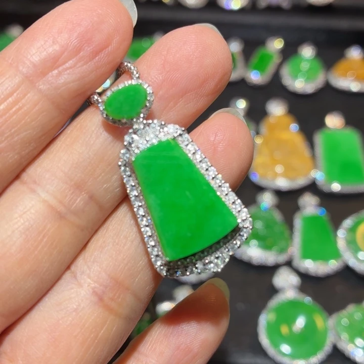 翡翠18K金镶嵌吊坠(不含链)翡翠