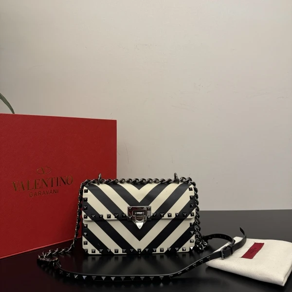 95新/华伦天奴/包包/市场价26900/250122XL0053