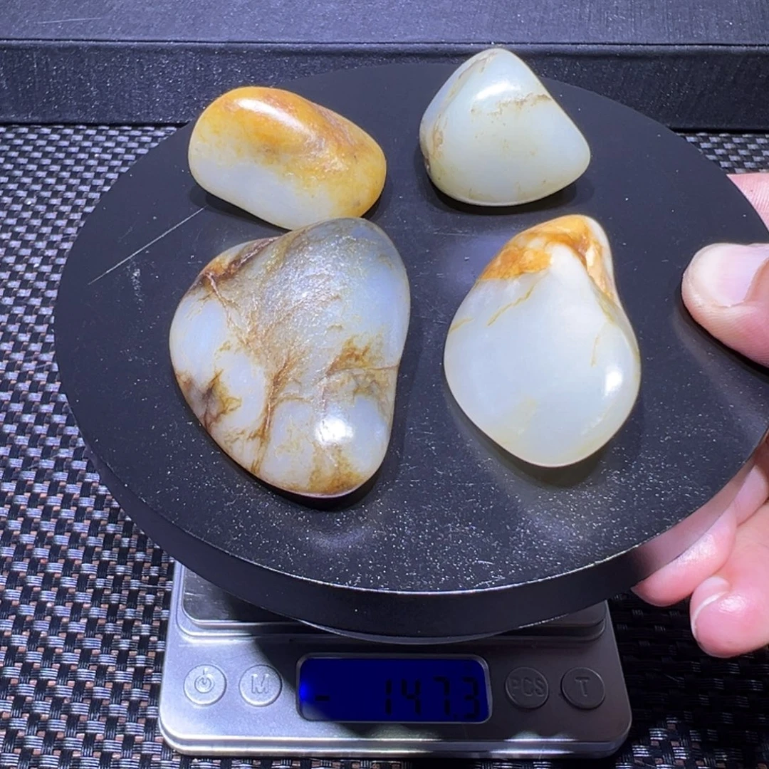 吊坠(不含链)未镶嵌和田玉（子料）126