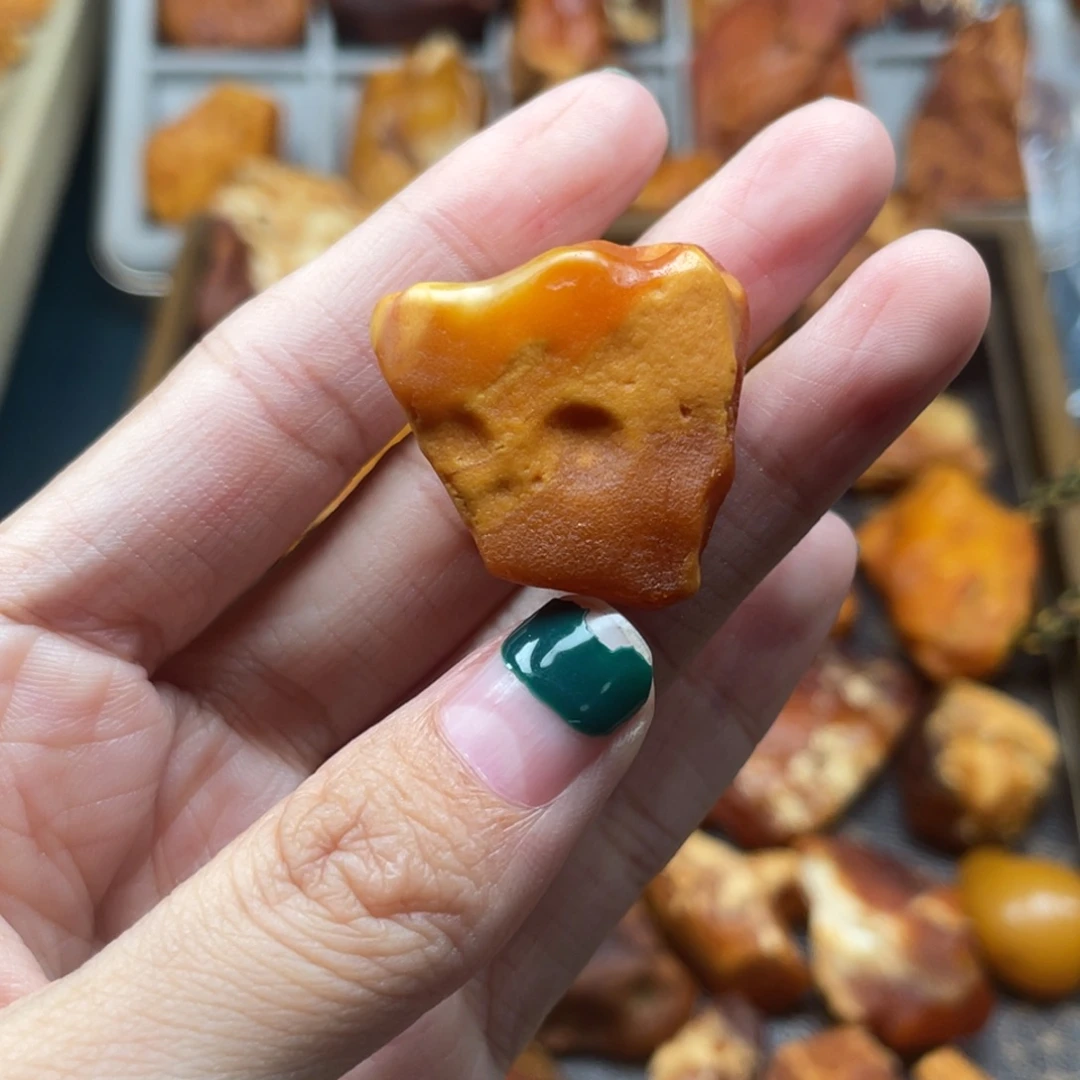 琥珀未镶嵌珠宝奇石