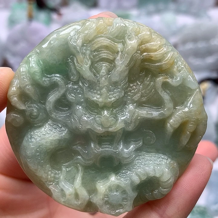 翡翠未镶嵌颈饰龙凤呈祥两面工艺福利