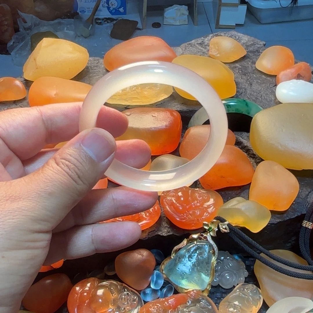 金***子石英岩玉手镯未镶嵌