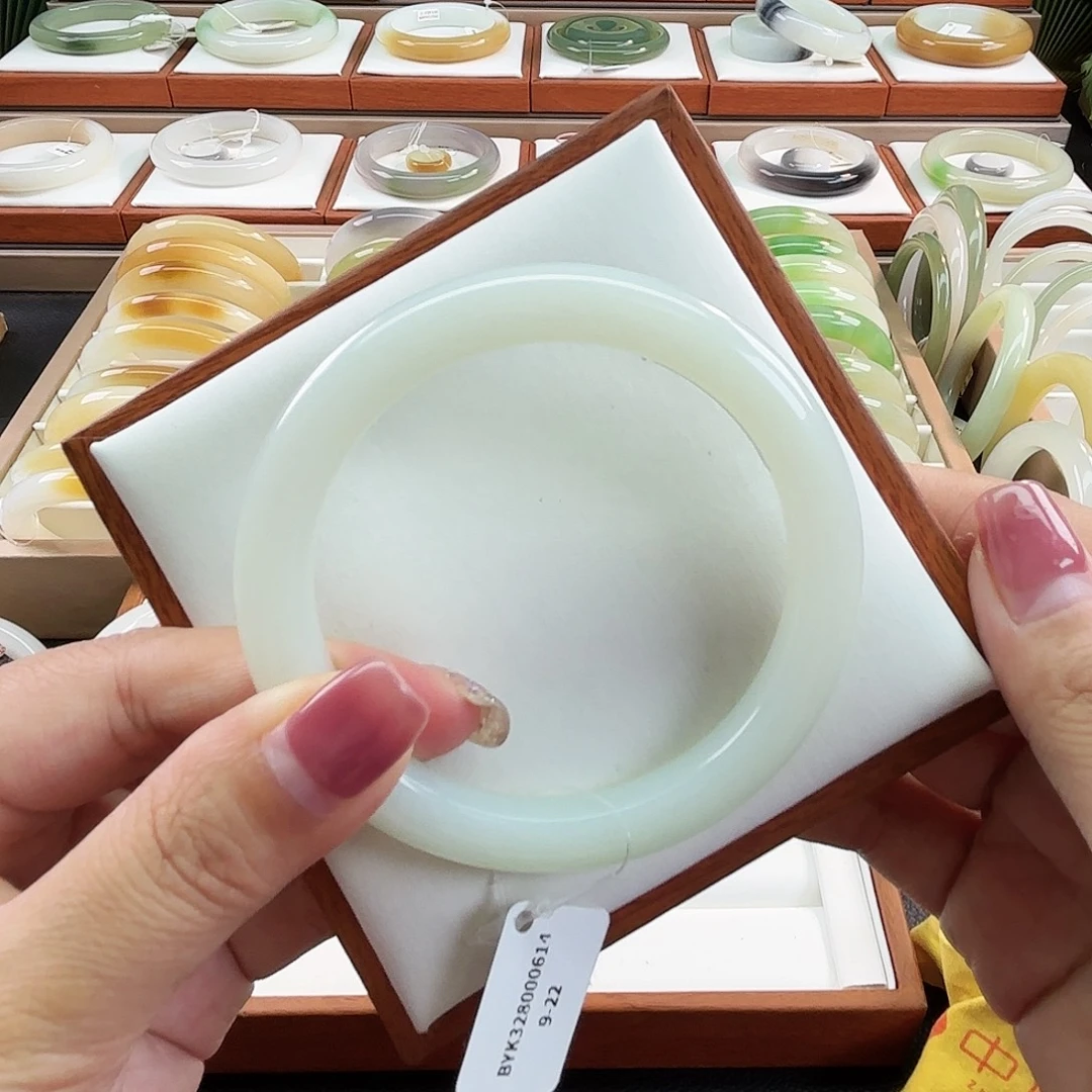未镶嵌手镯和田玉57