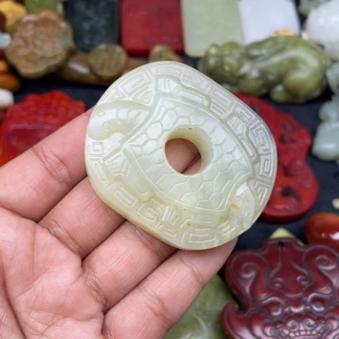 蛇纹石玉颈饰未镶嵌76