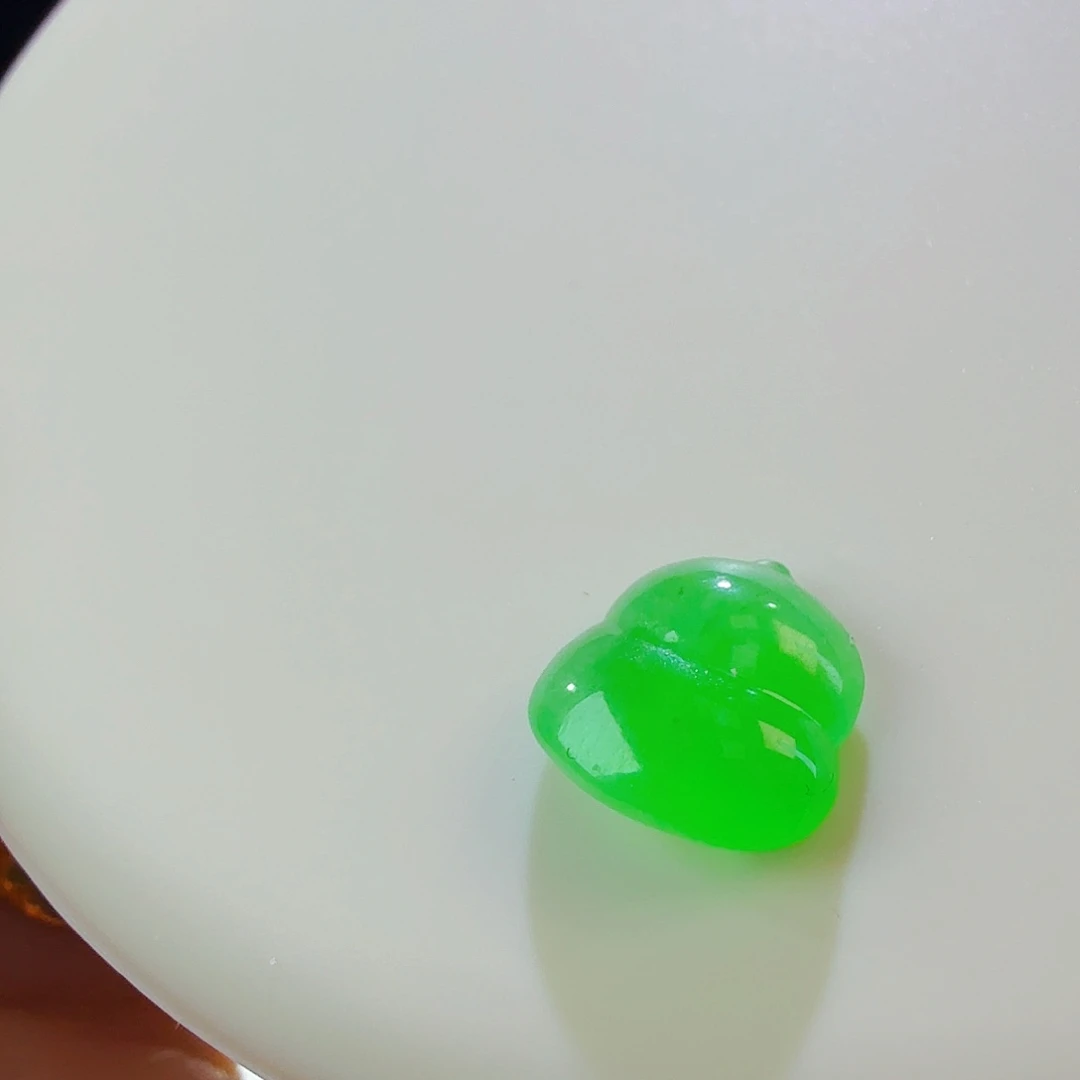 翡翠裸石高冰满阳绿葫芦