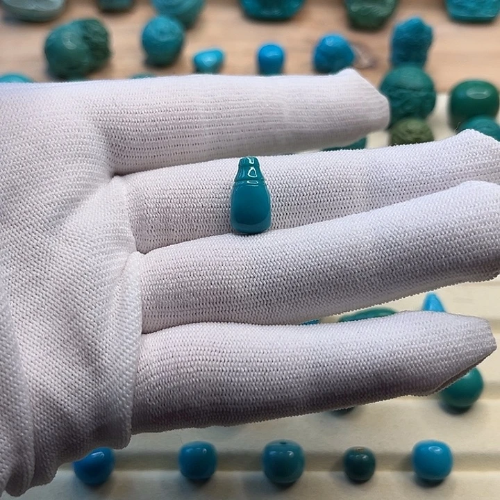 绿松石绿松石未镶嵌