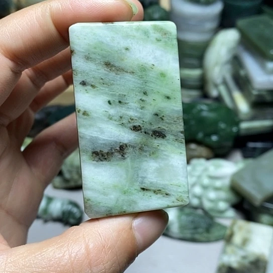 独山玉未镶嵌珠宝半成品