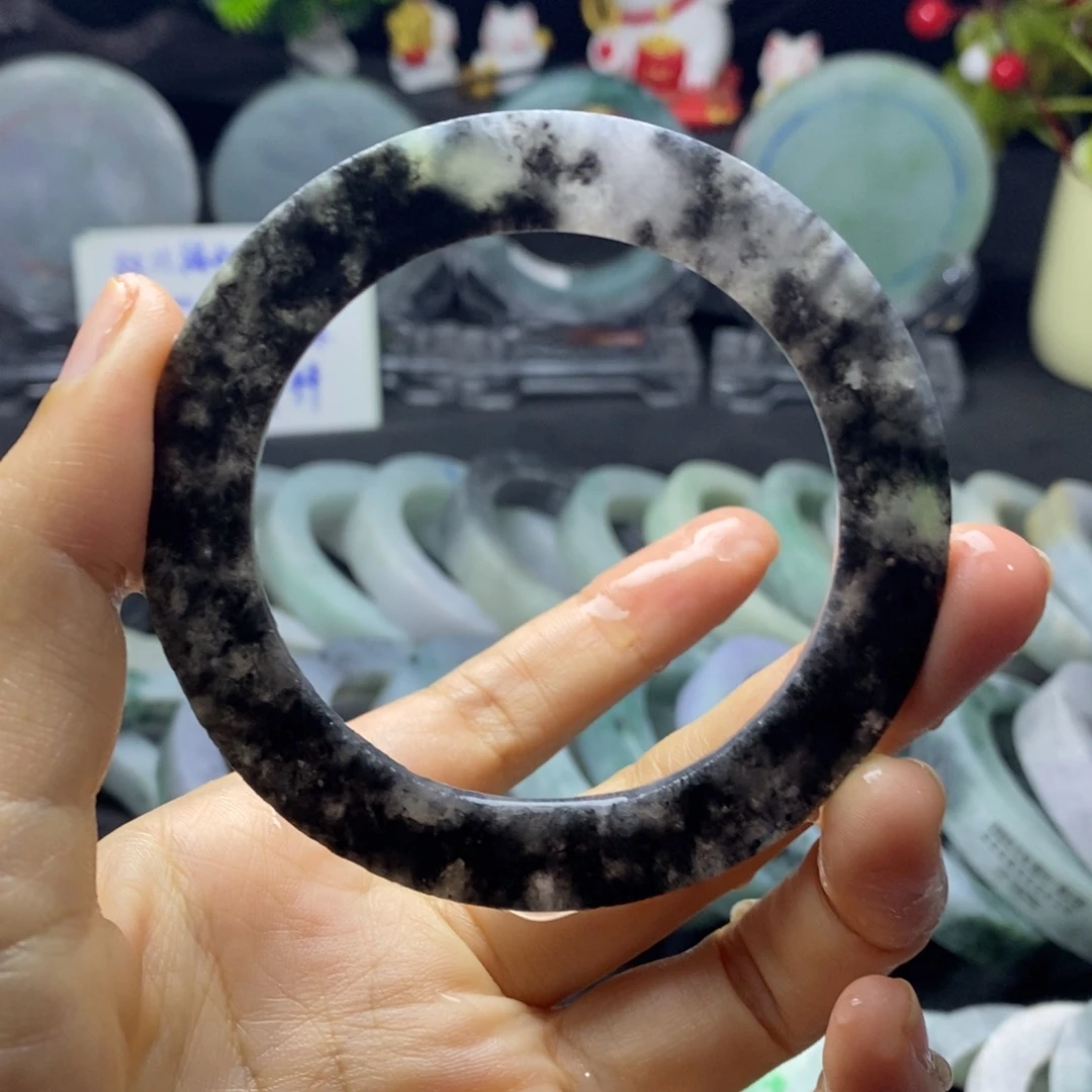 定制翡翠未镶嵌手镯