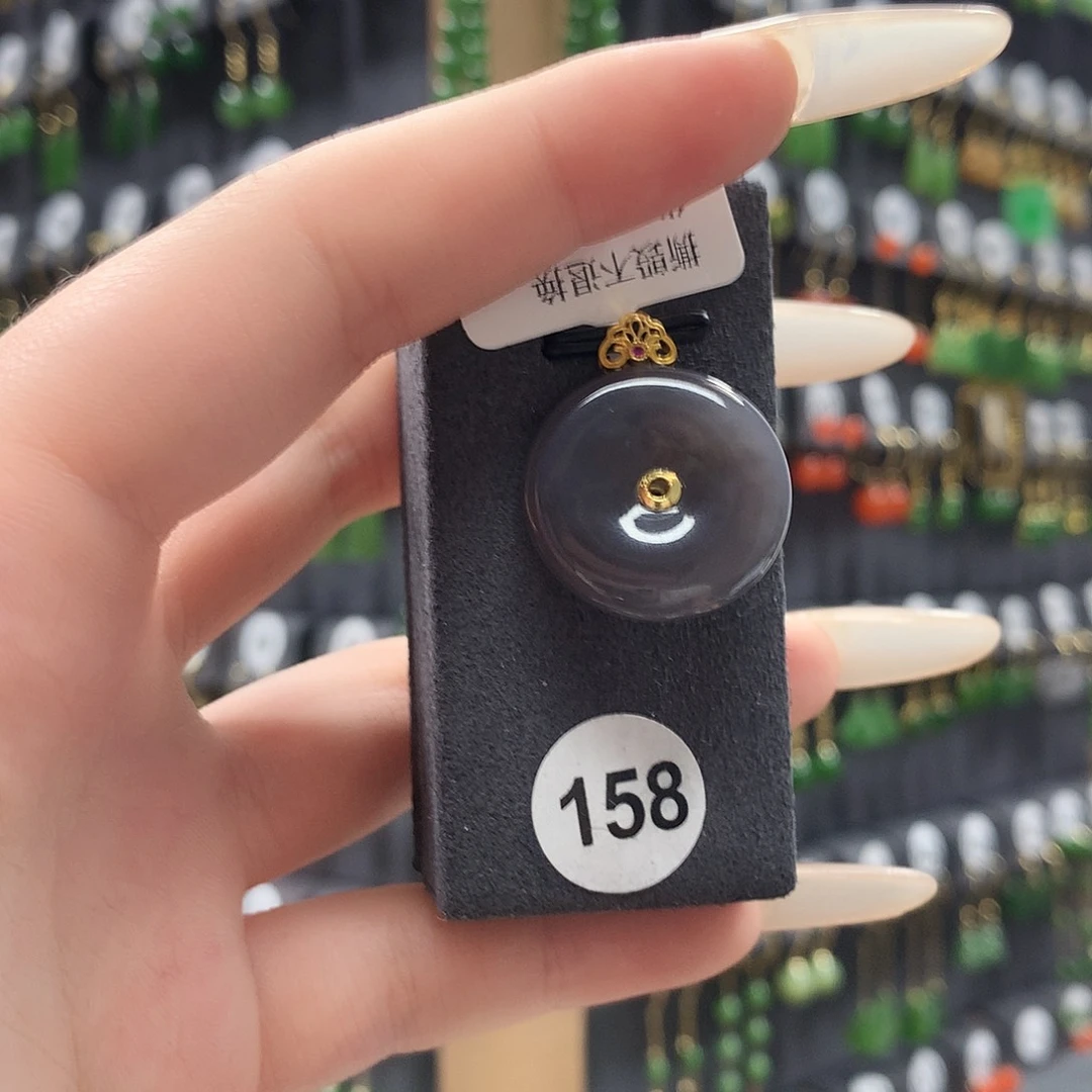 和田玉18K金镶嵌颈饰